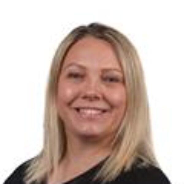 Portrait of Cllr Emma Yates